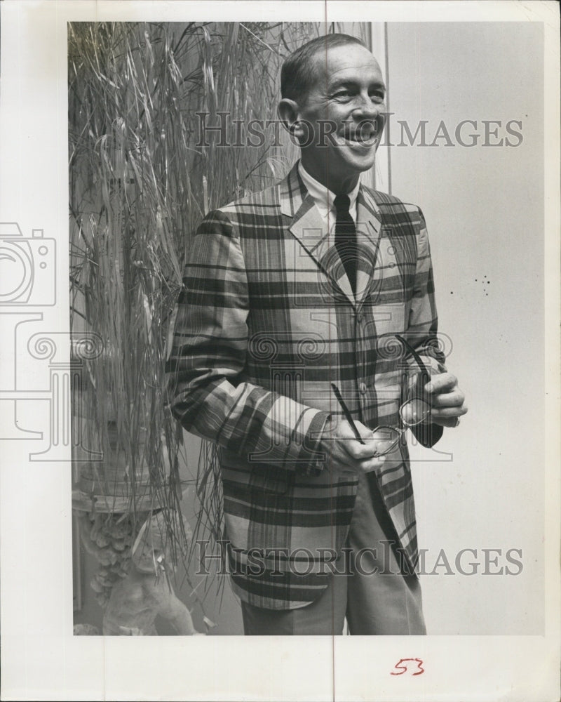 1963 Press Photo Bill Young Wearing a Elephant Madras Coat - Historic Images