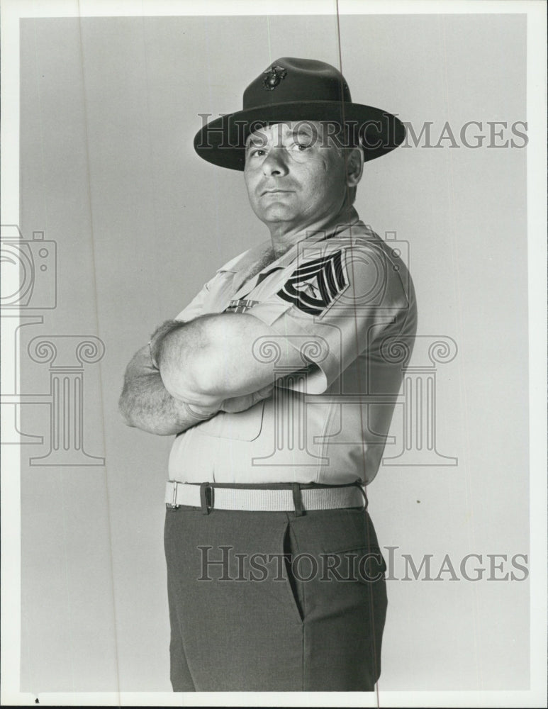 1987 Press Photo Burt Young stars in "Roomies" - Historic Images