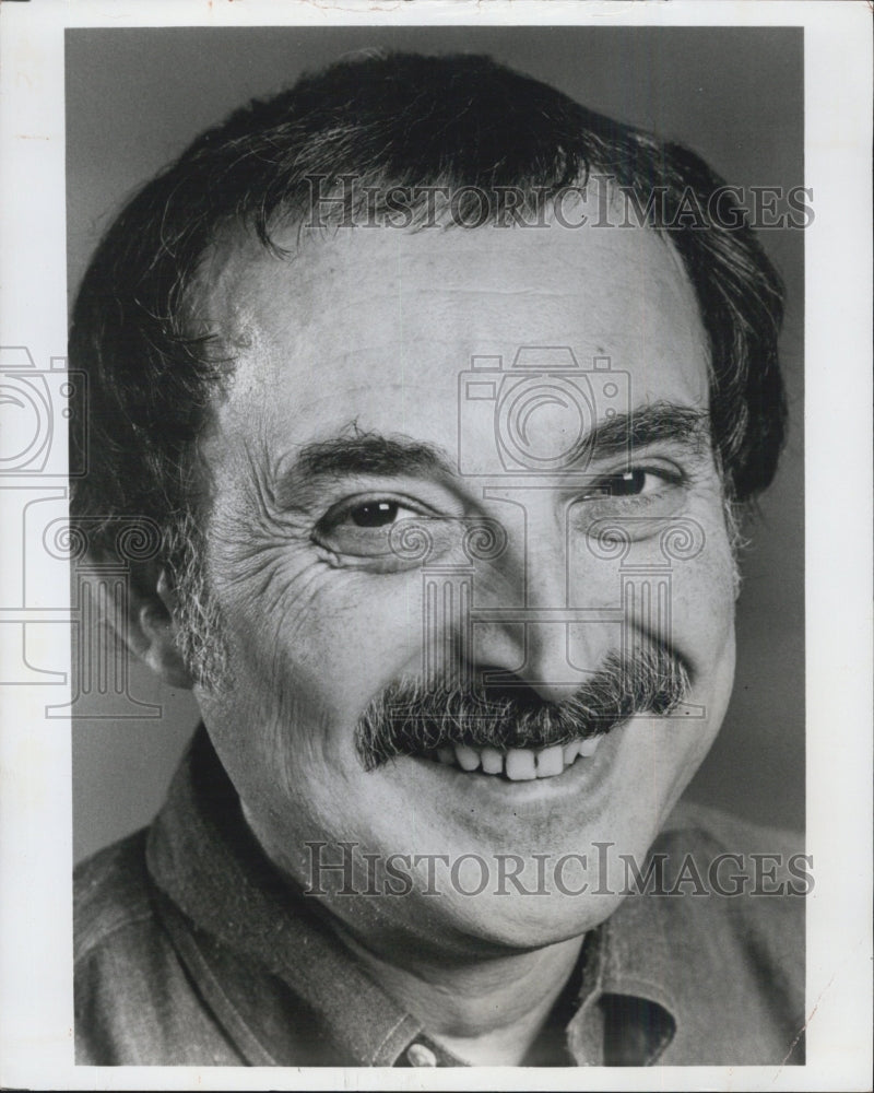 1976 Actor Bill macy on "Maude" - Historic Images