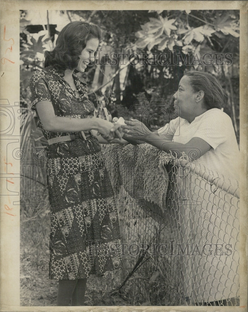 1976 Press Photo Caron Carter Alma Davisdaughter in law of Pres. candidate - Historic Images