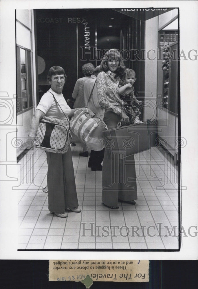 1976 Mrs. Dorothy Giammol family - Historic Images