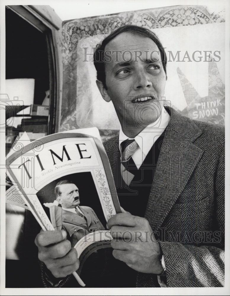 Press Photo George DiCenzo in "Helter Skelter" - Historic Images