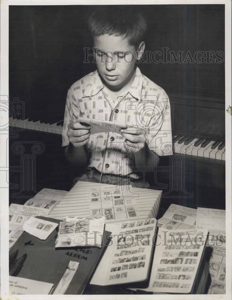 Press Photo Richard Haupt 11 Stamp Collector - Historic Images