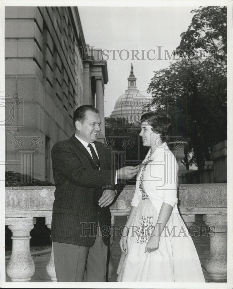 1961 Linda Hawkes, spelling bee winner. - Historic Images