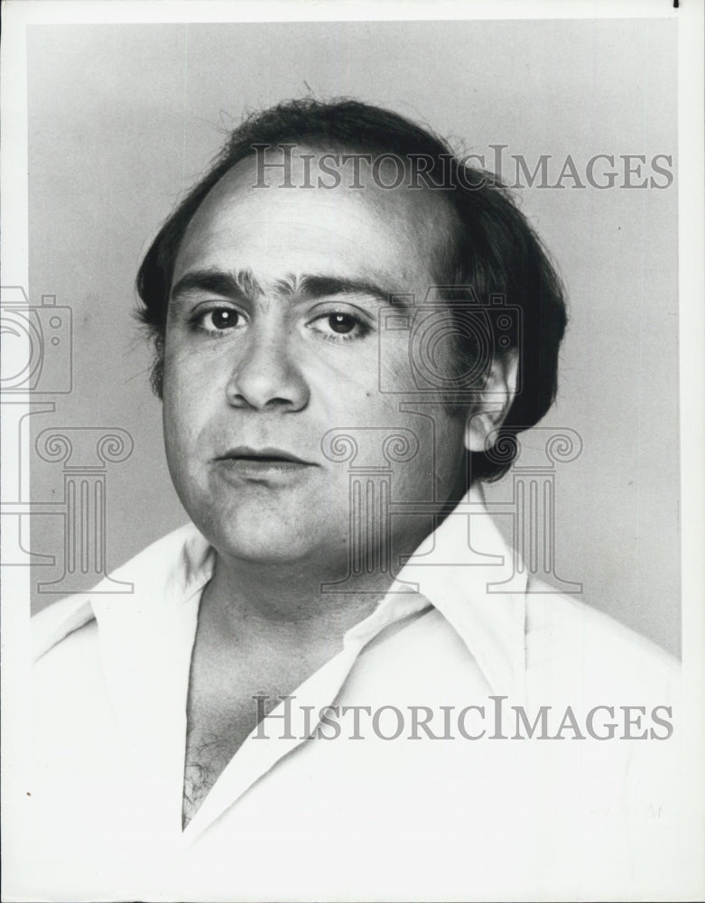 1982 Press Photo Danny DeVito on "Taxi" - Historic Images