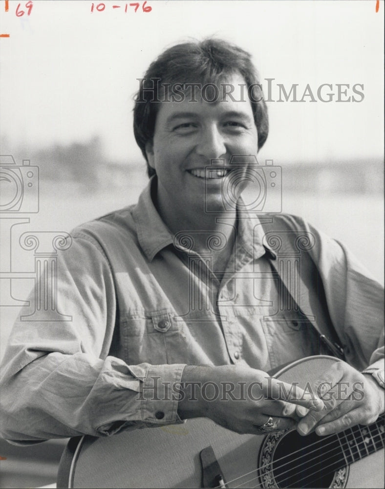 Press Photo Bill Haughey - Historic Images