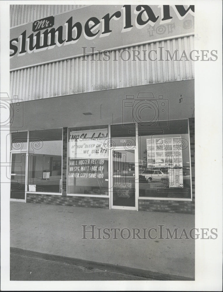 1976 Store In New Port Richey, FL Owned By Jerome "Jerry" Harris - Historic Images