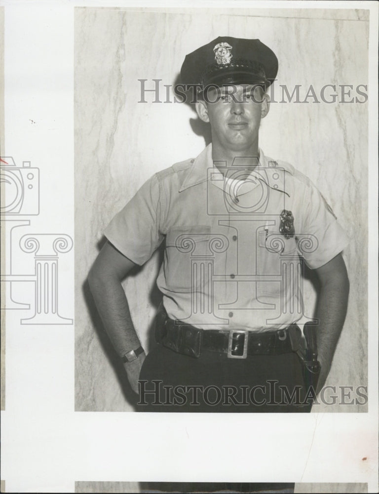 Press Photo Howard M. Harris, Badge #13 - Historic Images