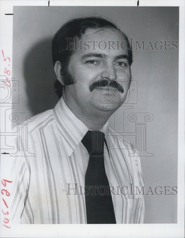 1980 Press Photo Dennis Devine San Antonio Candidate - Historic Images