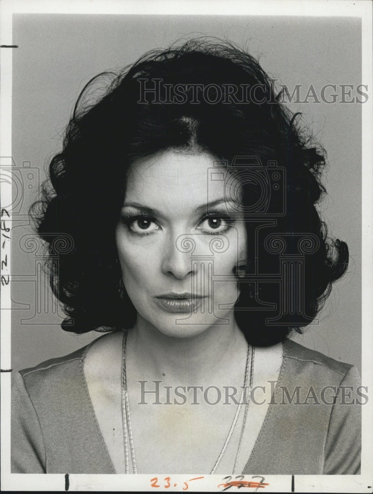 1984 Press Photo Dixie Carter , in the new comedy series " On our Own" - Historic Images
