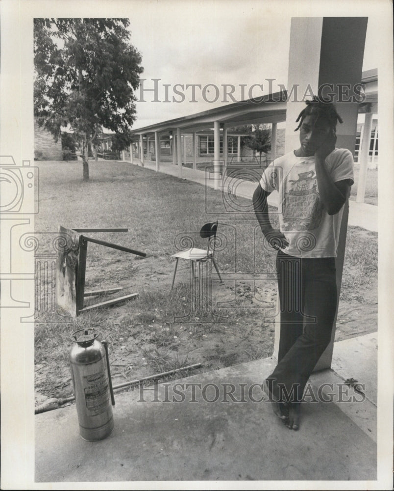 1976 Bay Point Middle School Student Burned by Lacquer Thinner - Historic Images