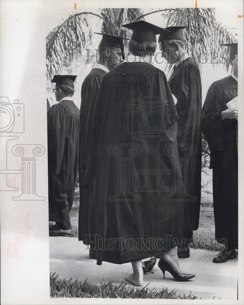 1967 Florida Presbyterian College Graduation - Historic Images