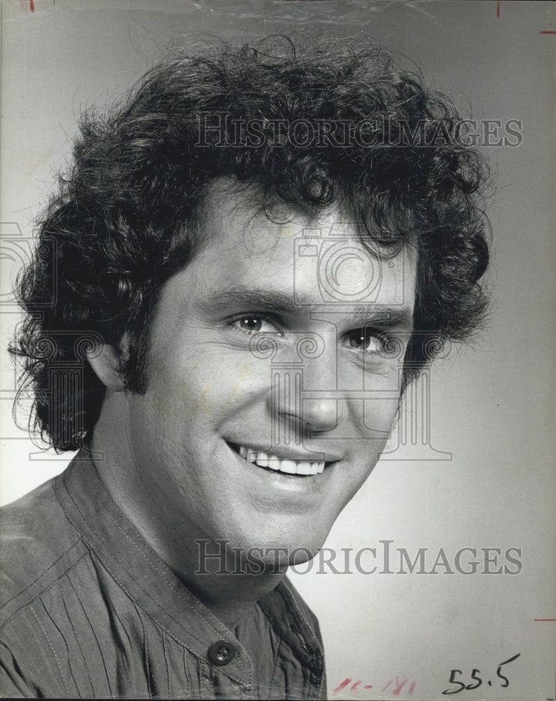 1980 Press Photo Gregory Harrison Trapper John MD - Historic Images