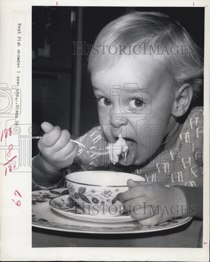 1974 Best fish chowder i ever ate-Glenn - Historic Images