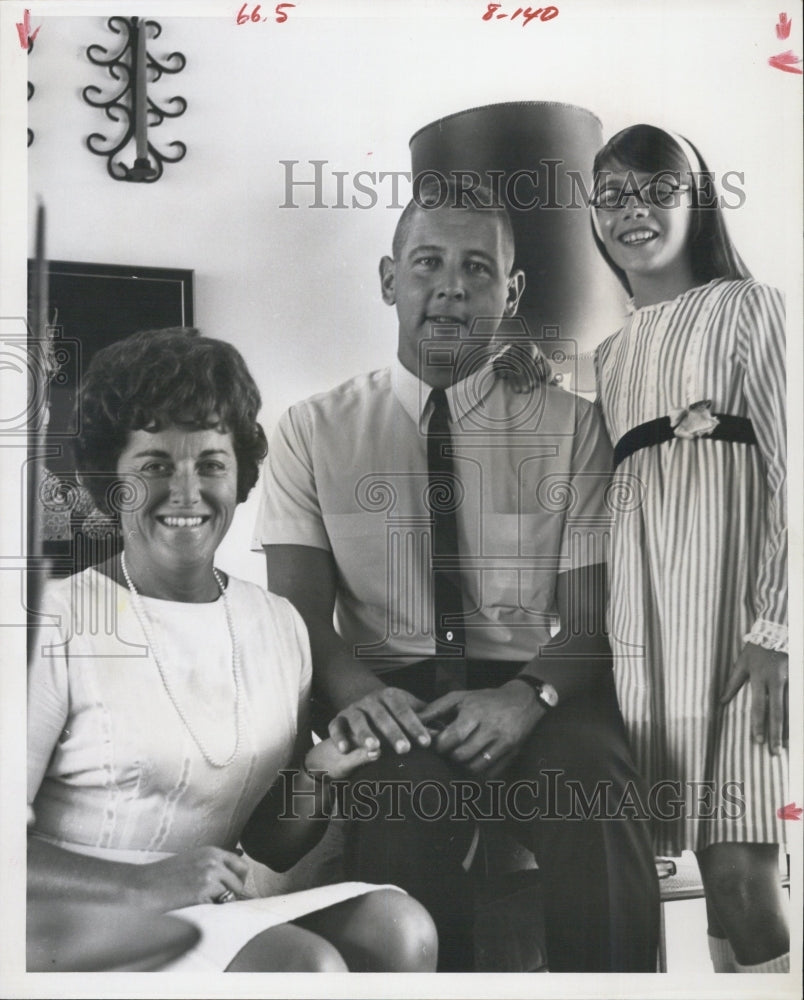 1968 Press Photo Captain Howard Harrison Army - Historic Images