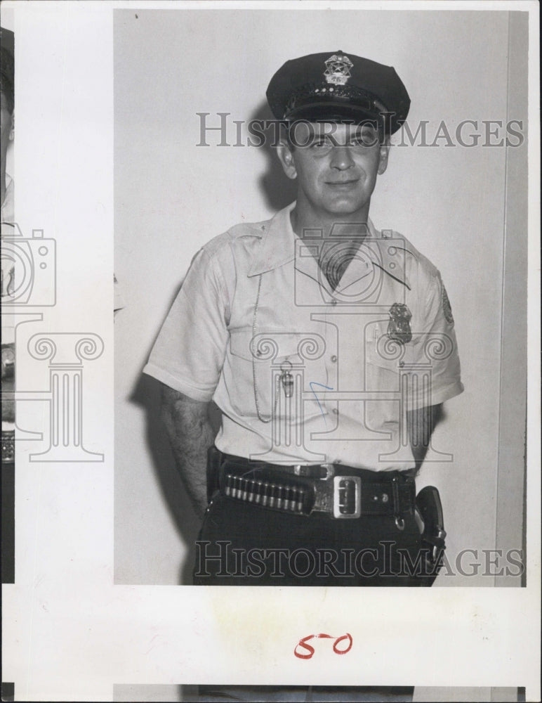 1960 St. Petersburg Patrolman W.S. Harris Wounded Squirrel - Historic Images