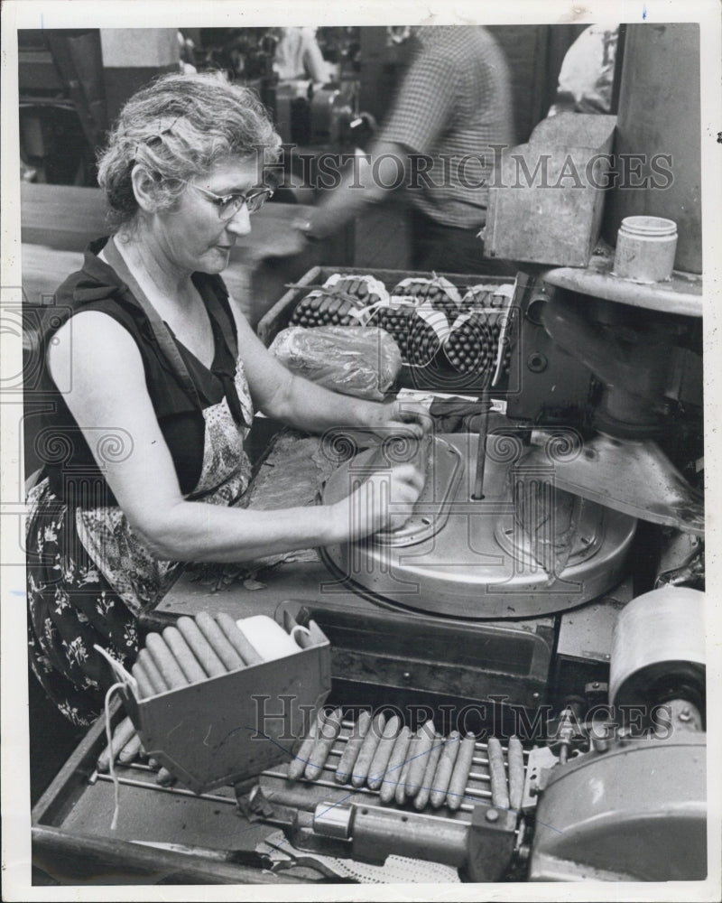 Press Photo Cigar Industry - Historic Images