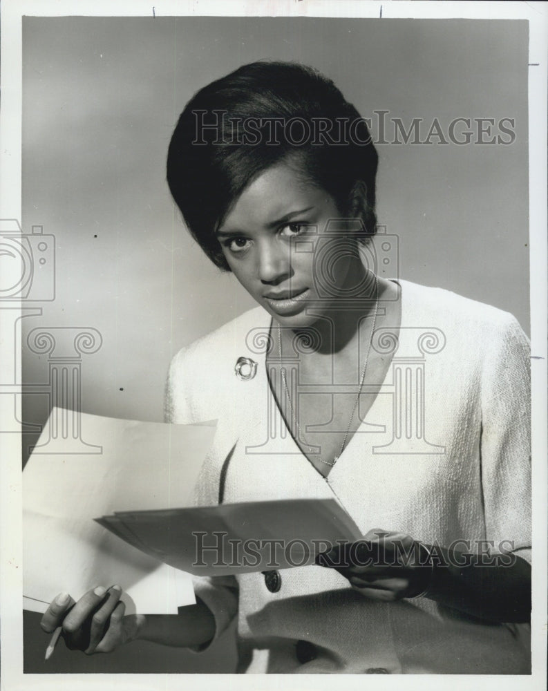 1965 Janet MacLaclan American character actress. - Historic Images