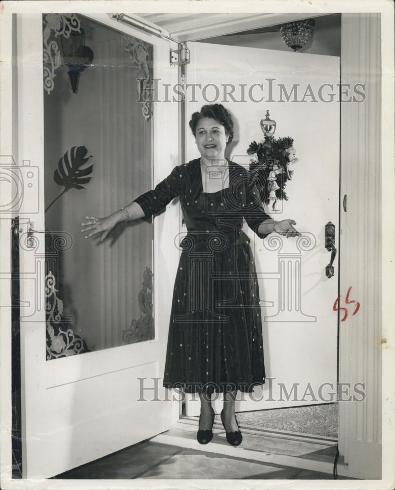 Press Photo Mrs Robert Baynard - Historic Images