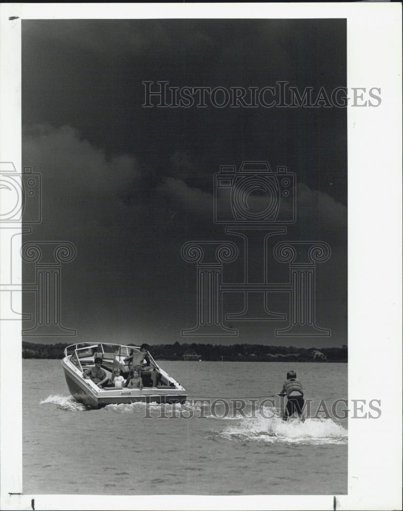 1988 Press Photo Water Skiing Dunedin Causeway - Historic Images