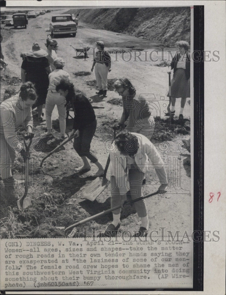 1967 Female Road Crew West Virginia - Historic Images