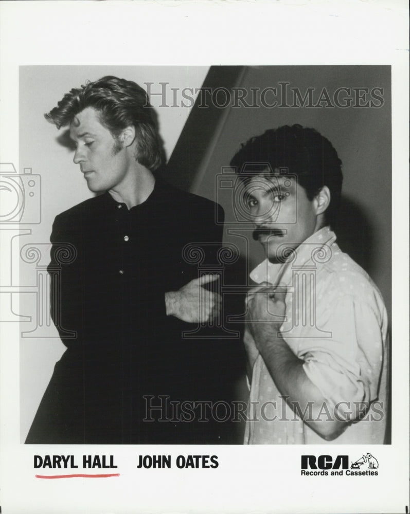 Press Photo Singer Daryl Hal and John Oates. - Historic Images