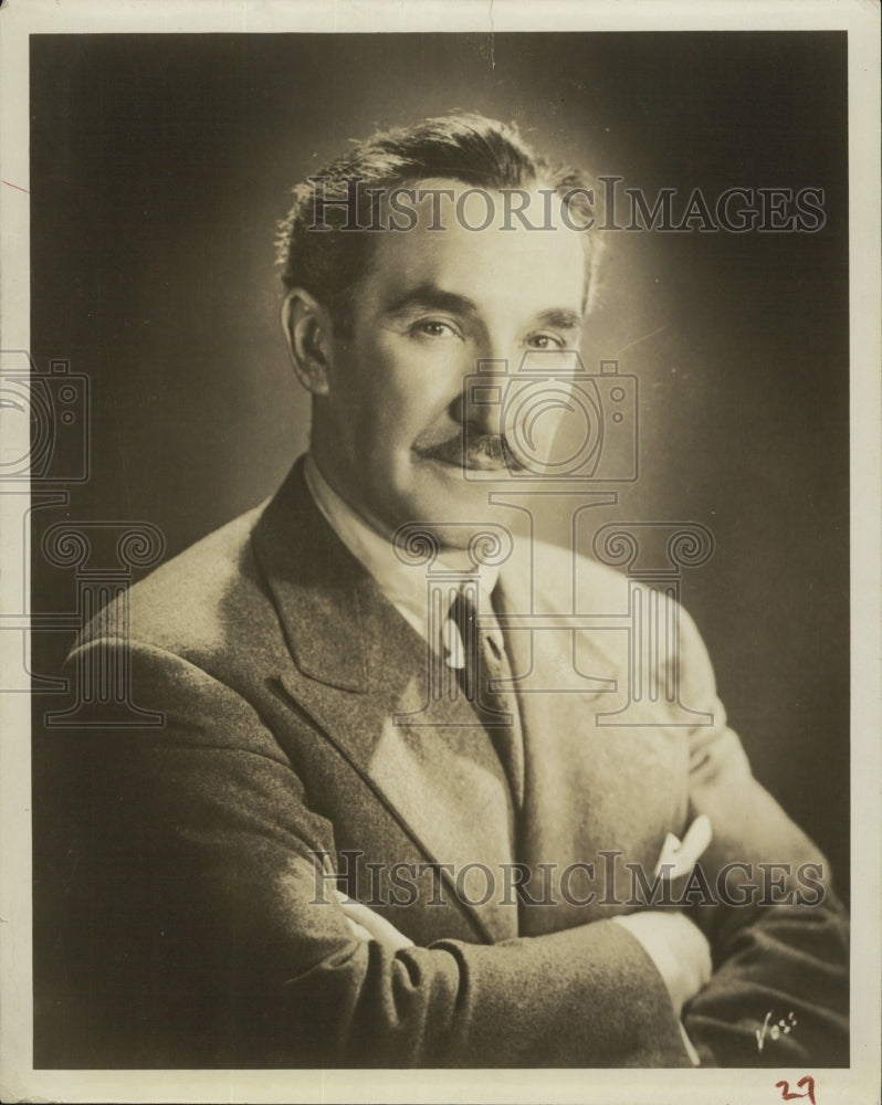 Press Photo Joseph Macaulay is an Actor. - Historic Images