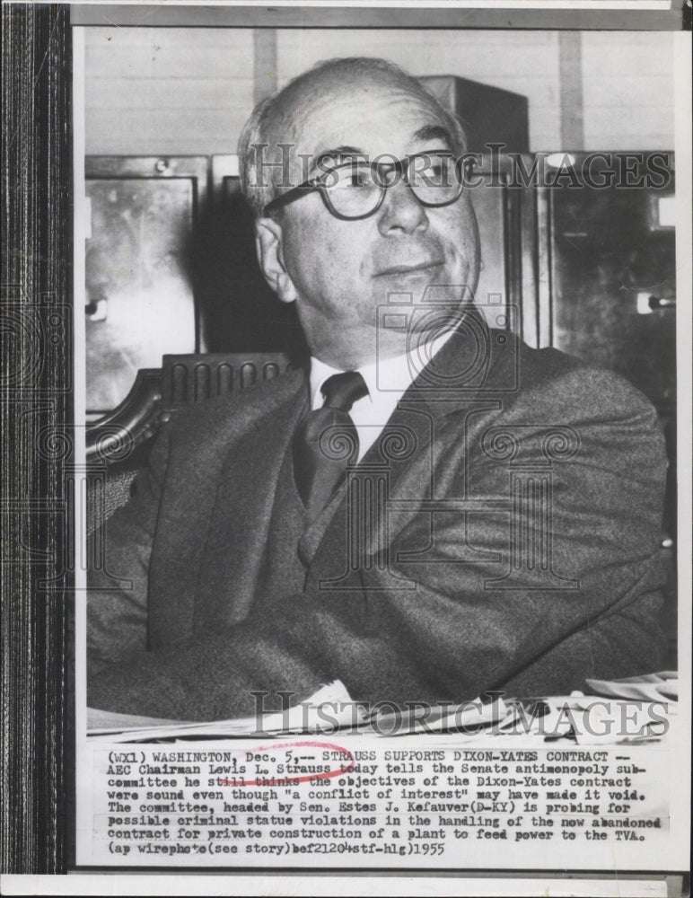 1955 AEC Chairmanb Lewis Strauss Approves Of Dixon-Yates Contract - Historic Images
