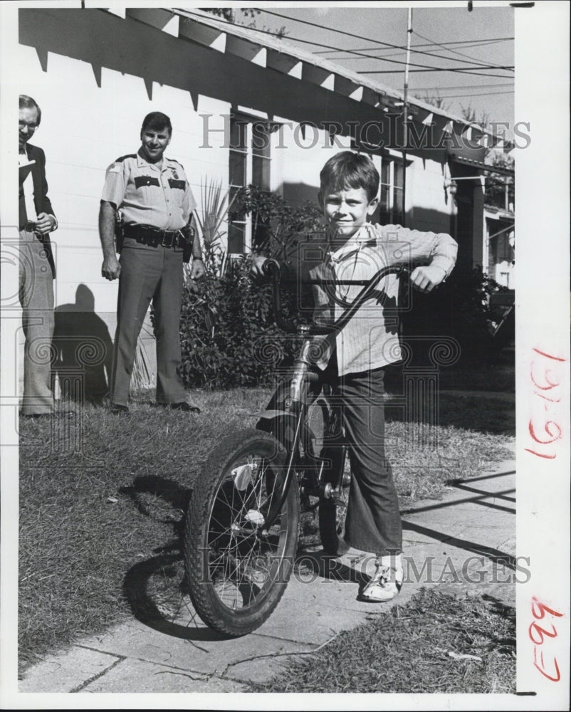 1981 Press Photo Joa\shua Strauss on New Bike - Historic Images