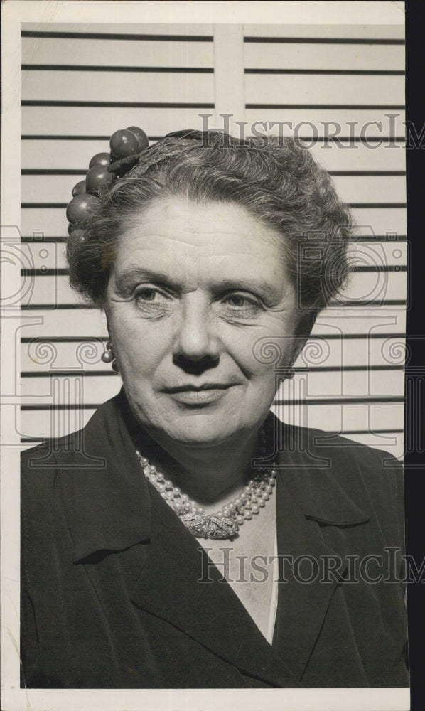 1949 Dr.Kathryn Hanna shown in the picture above. - Historic Images
