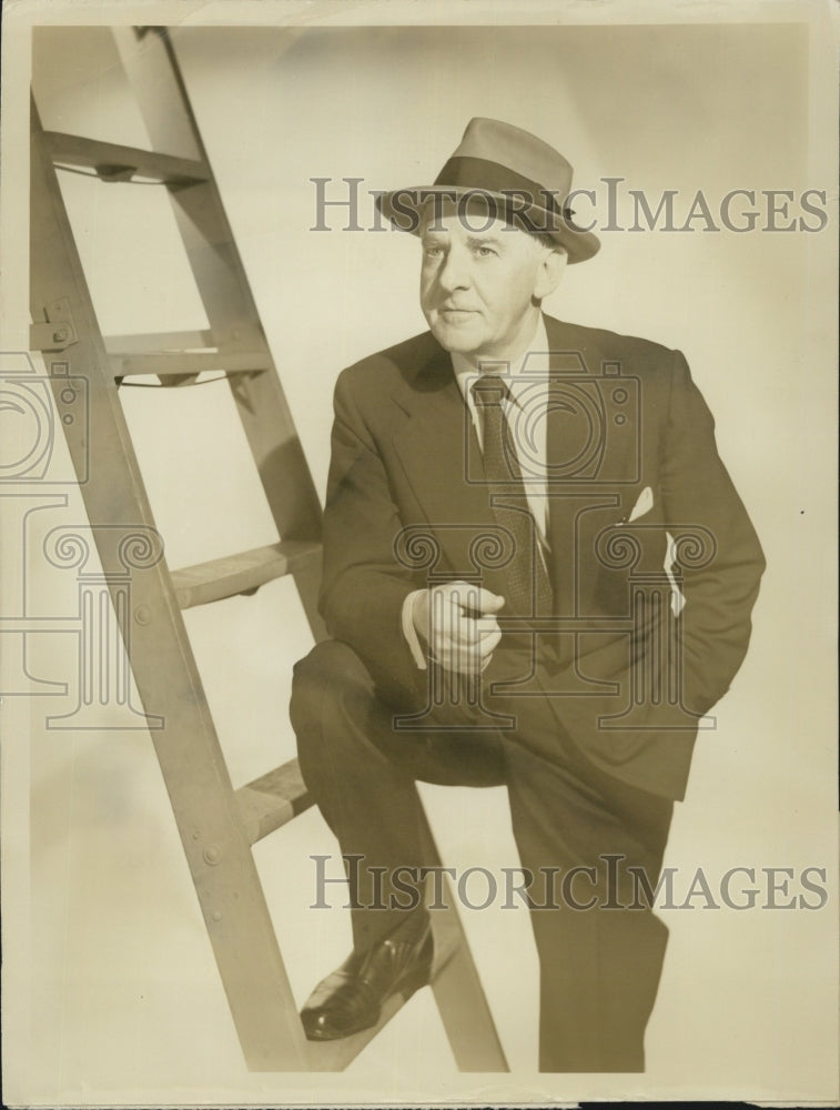 Press Photo Walter Winchell Of NBC&#39;s The Walter Winchell Show - Historic Images