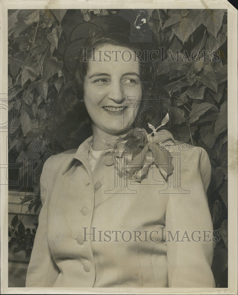 1949 Mrs.Leon Walsh shown in the picture. - Historic Images