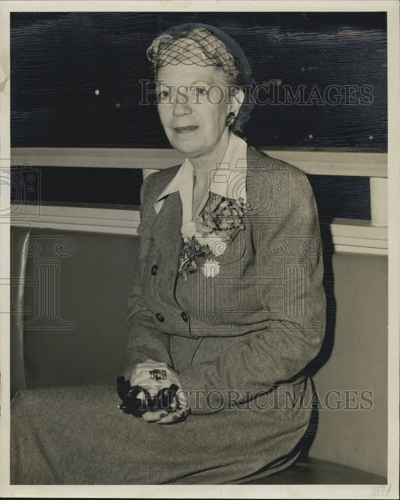1949 Fashion Lady Mrs. Dorothy L. Wallis Visits St. Petersburg - Historic Images