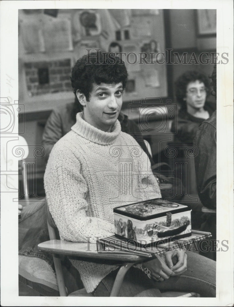 1977 Actor Ron Palillo star in "Welsome Back, Kotter". - Historic Images
