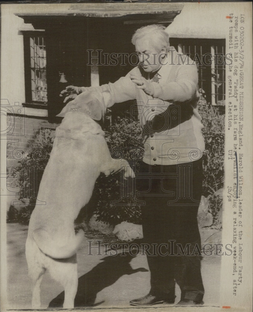 1974 Great Britain Labour Party Leader Harold Wilson Dog Paddy - Historic Images