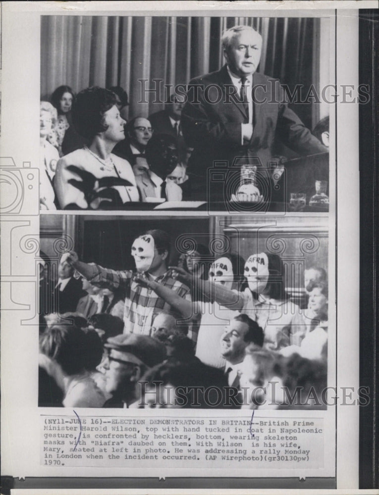 1970 British Prime Minister Harold Wlison Election Protesters - Historic Images