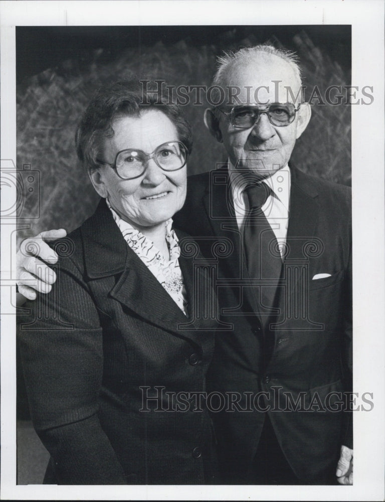 1963 Mr. and Mrs. Steve Palanio celebrate their golden weeding. - Historic Images