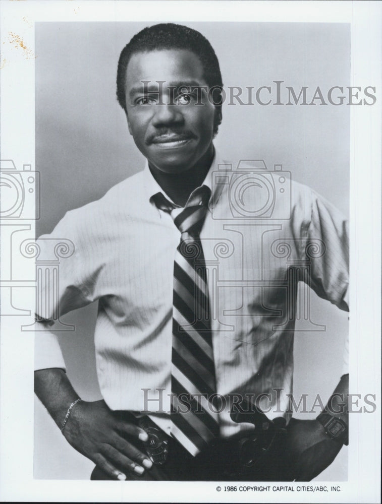 1986 Press Photo Actor Harrison Page On ABC Television Show Sledge Hammer! - Historic Images