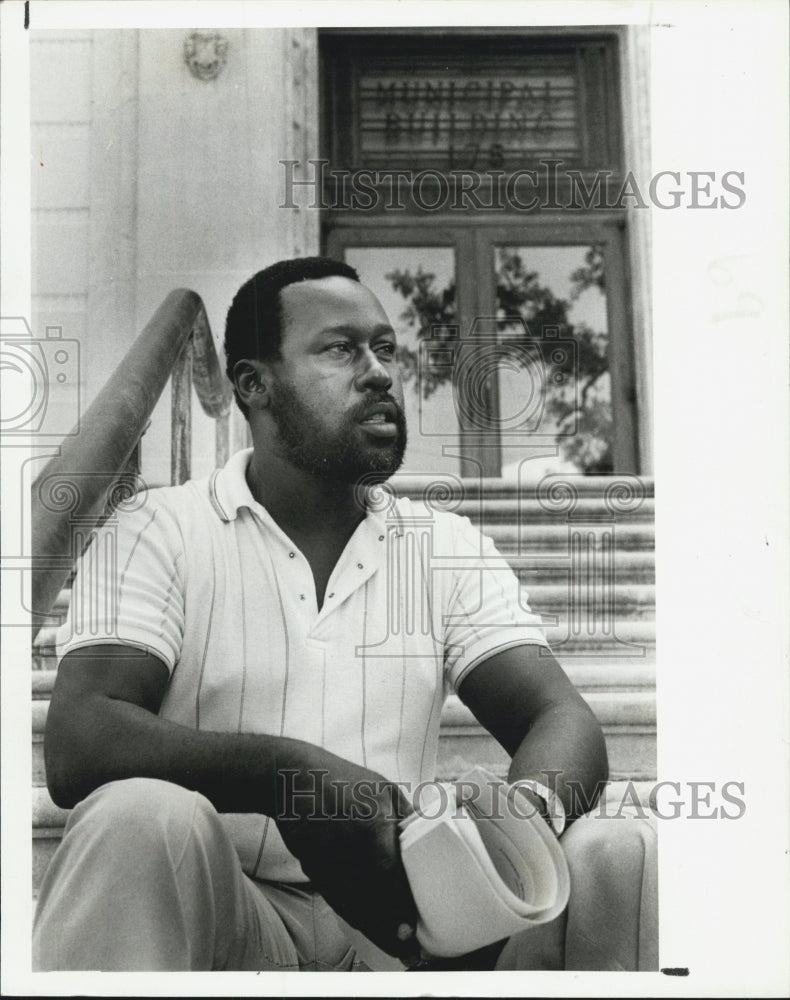 1984 Press Photo Fred Winters hunger strike city hall president union transit - Historic Images