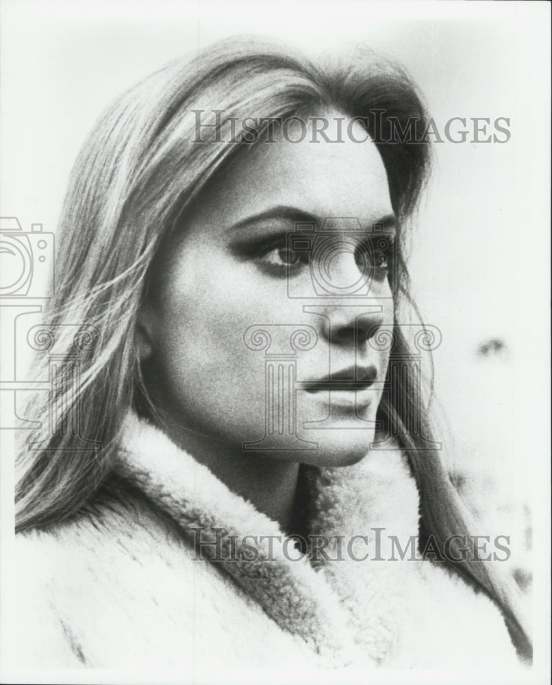 1969 Actress Debbie Winters in sweater - Historic Images