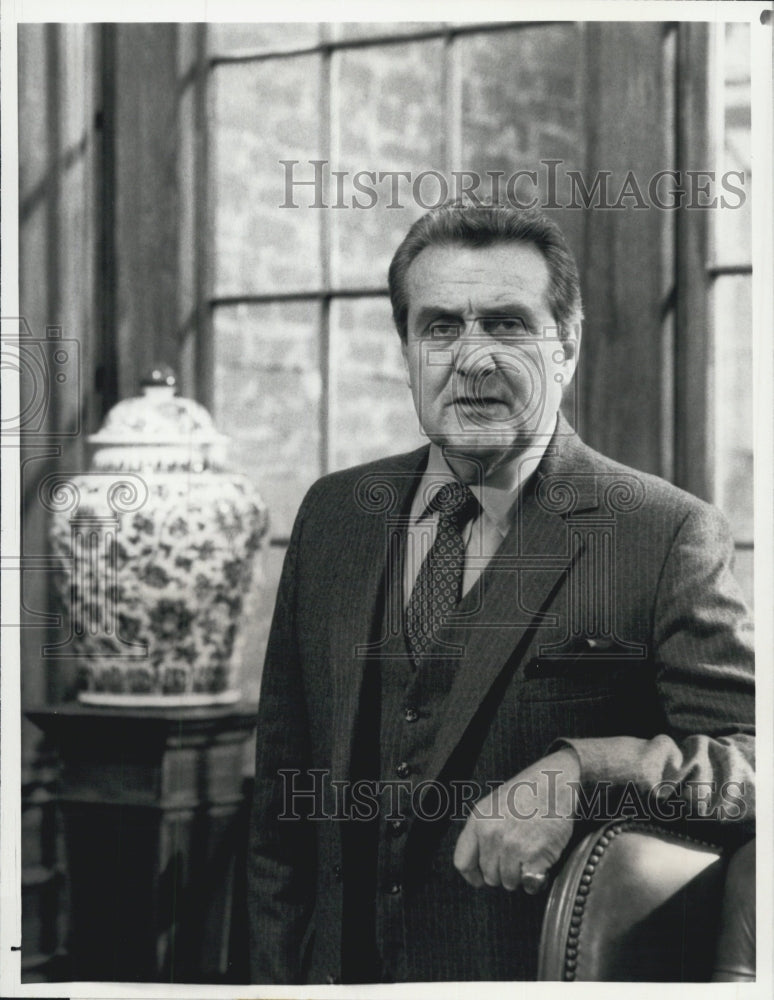 1983 Press Photo Patrick Macnee Empire - Historic Images