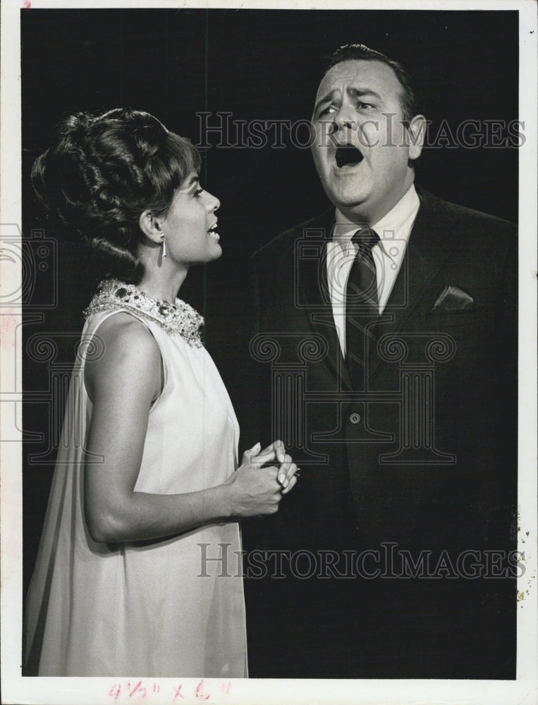 1968 Singer Barbara McNair Jonathan Winters Comedian - Historic Images