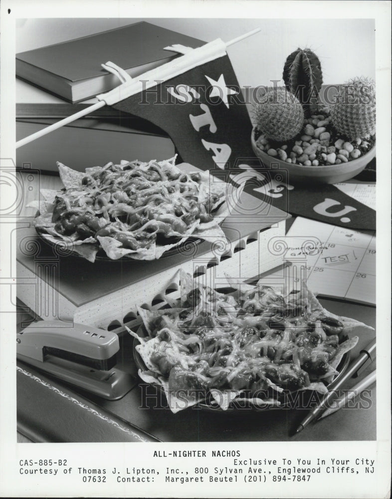 1985 Press Photo All-Nighter Nachos Features Cheddar Cheese And Red Kidney Beans - Historic Images