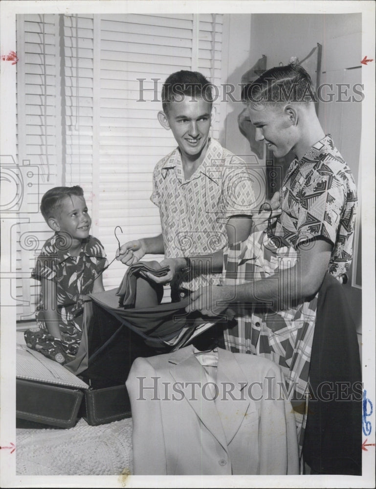 Press Photo Tommy Wittstruck Brothers Jimmy and Billy Preparing for College - Historic Images