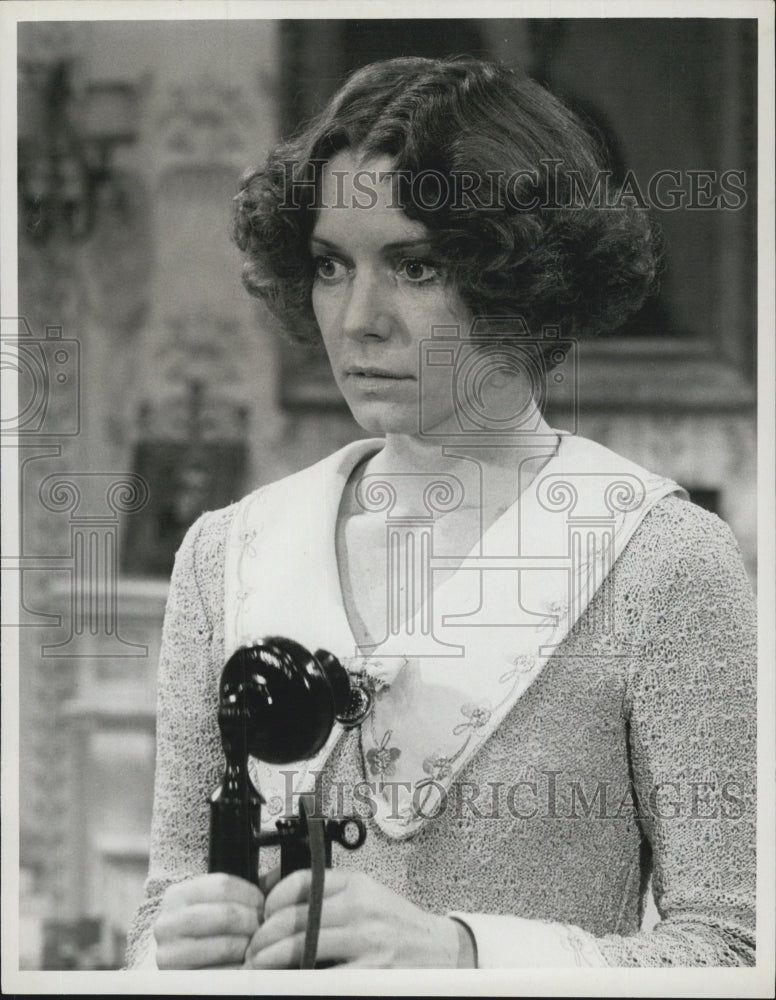 1975 Leslie Winn in: Beacon Hill". - Historic Images