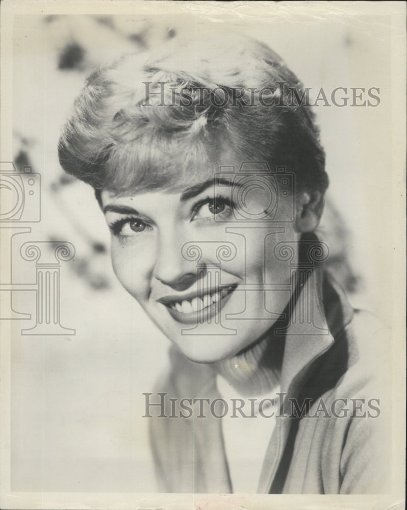 1963 Pattie Page AKA The Singin' Rage Posing For Portrait - Historic Images