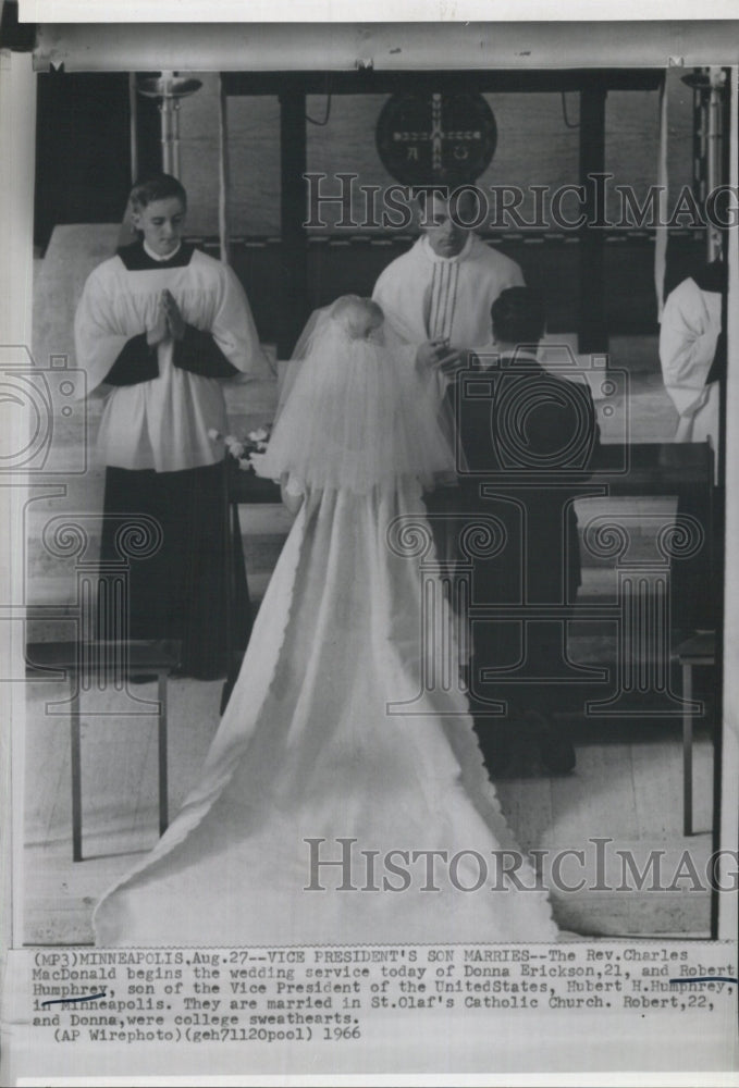 1966 Reverend Charles MacDonald/Donna Erickson/Robert Humphrey Wed - Historic Images