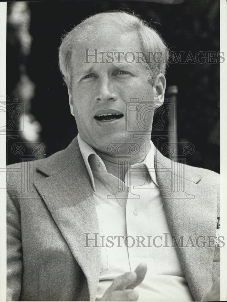 1980 Press Photo Ken Howard In LA Talks About White Shadow Series About Coaches - Historic Images