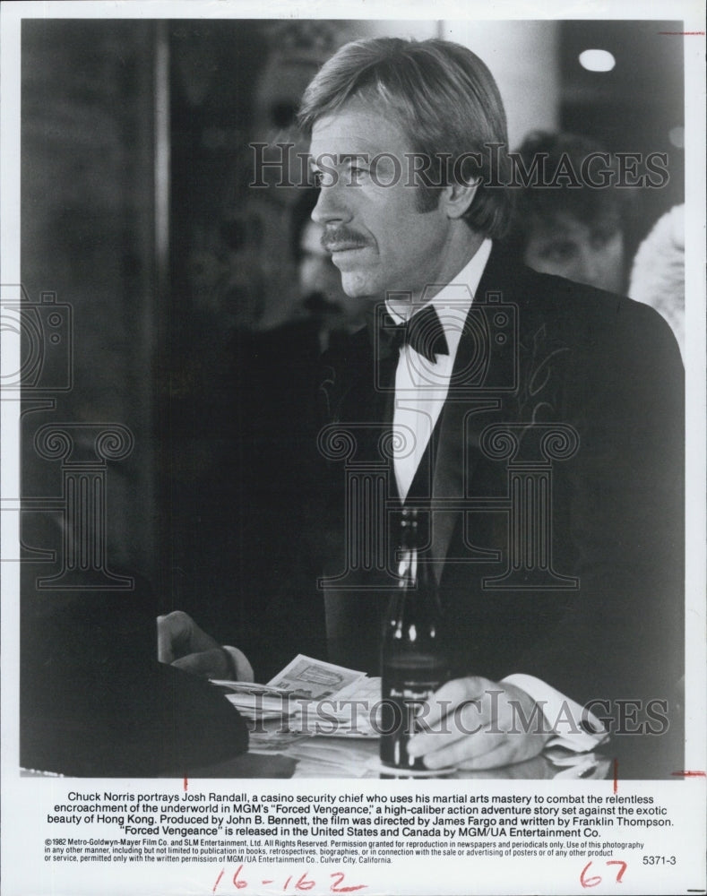 1982 Press Photo Actor Chuck Norris in Forced Vengeance - Historic Images