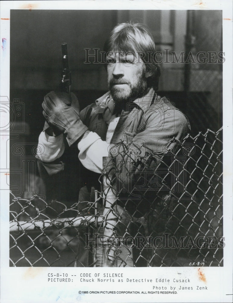 1985 Press Photo Chuck Norris Actor Martial Artist Code Silence Action Film - Historic Images